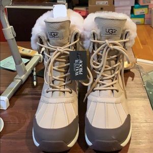 NEW UGG ADIRONDACK BOOT III